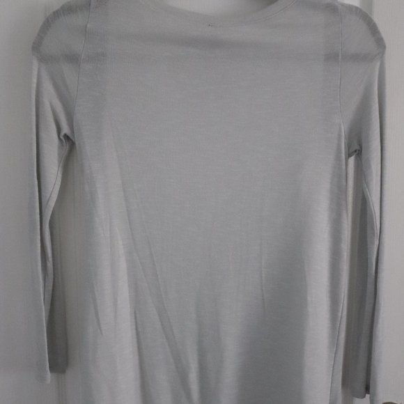 Long Sleeve Lightweight Sweater - Picture 4 of 7